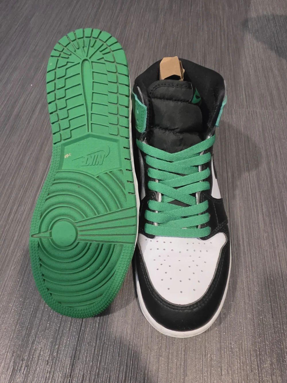 Nike Kids Black, White & Green High-Top Sneakers